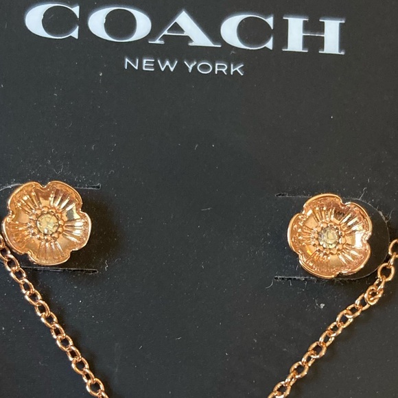 Coach Necklace and Flower Stud Earrings Set New - Picture 5 of 5